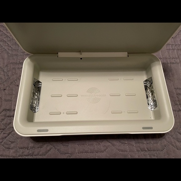 Samsung UV Sanitizer Wireless Charging station - Picture 3 of 6
